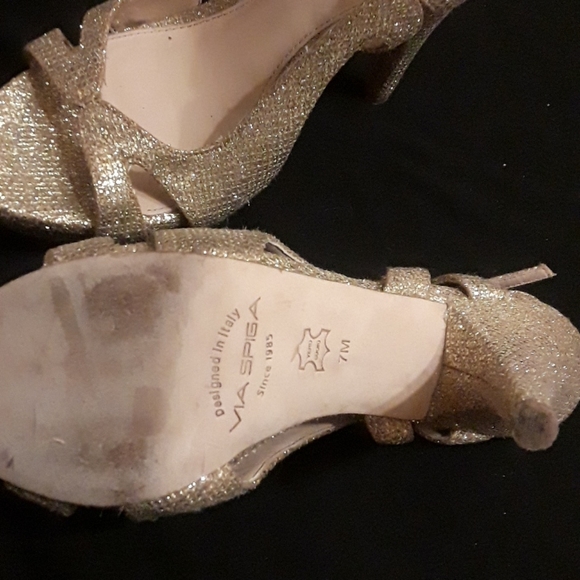 Sparkling champagne gold fabric and leather heels - Picture 6 of 9